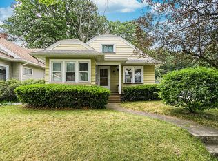 121 Wildwood Dr, Rochester, NY 14616