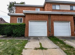 16390 Rockside Rd, Maple Heights, OH 44137