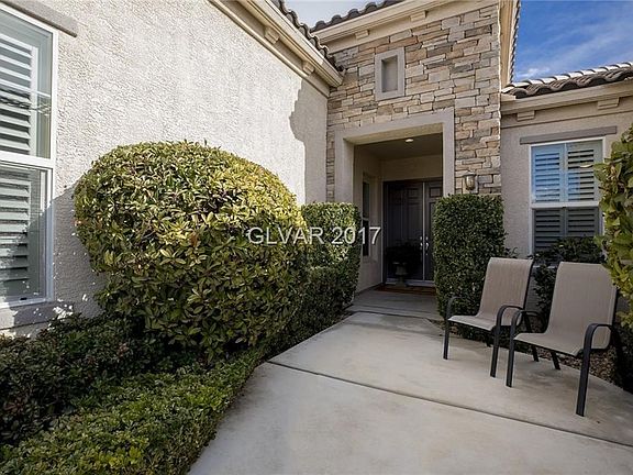 Beautiful courtyard with double entry door!