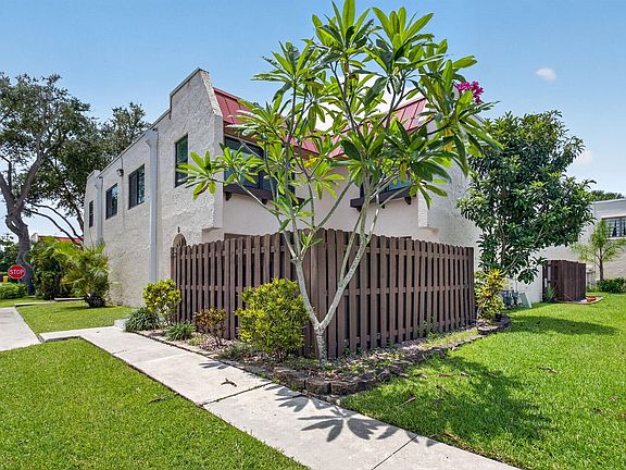 2nd image of 6352 SEVEN SPRINGS Boulevard #B