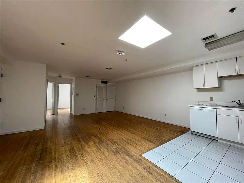 106 Adams St #2
