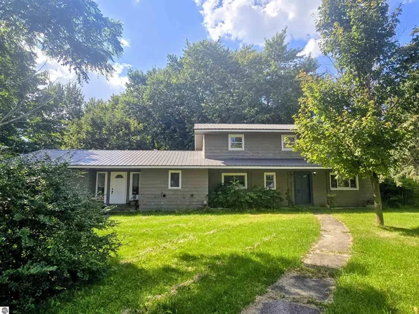 415 N Pine River St, Ithaca, MI 48847