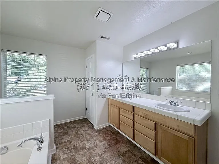 13592 SW Mapleview Ln — Photo 34