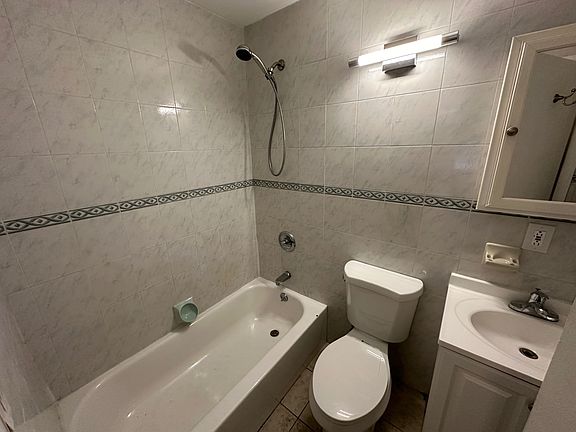 3rd image of 51-19 Ireland St #Penthouse