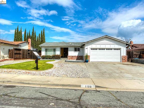 3rd image of 1108 Monterey Dr