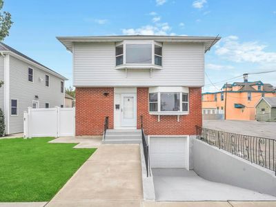 (Undisclosed Address), New Hyde Park, NY, 11040