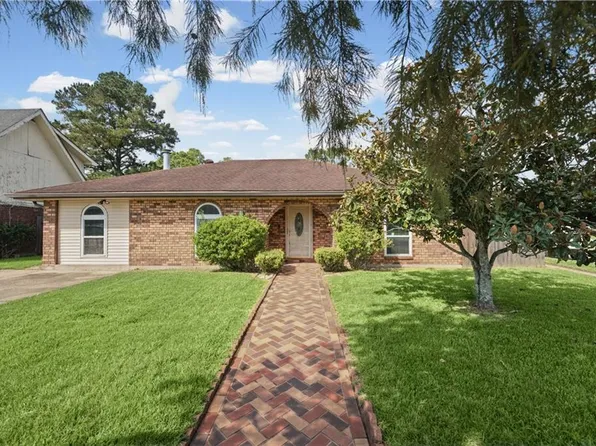 5301 Alpaca Dr, Marrero, LA 70072