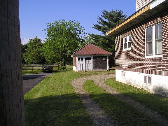 detached garage