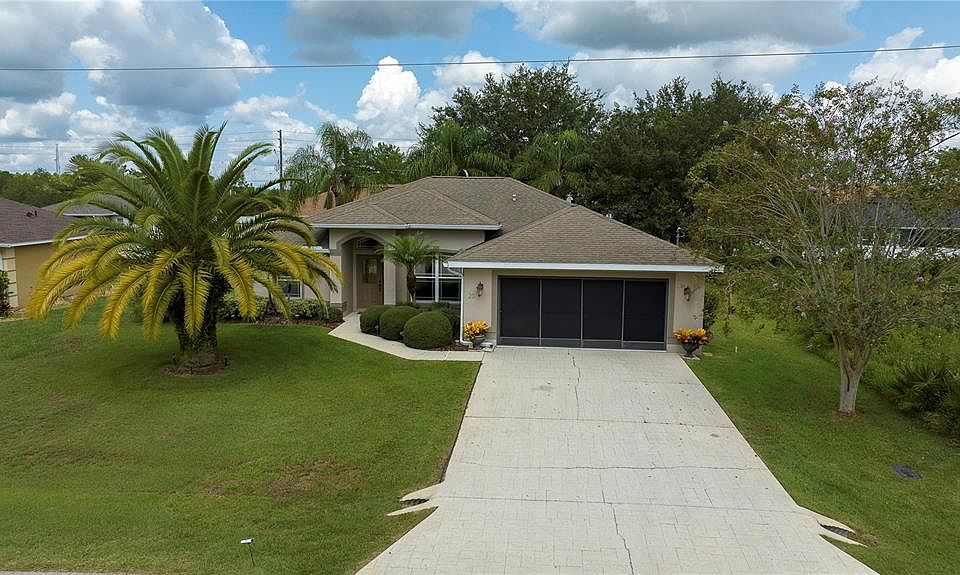 1st image of 20 Firethorn Ln