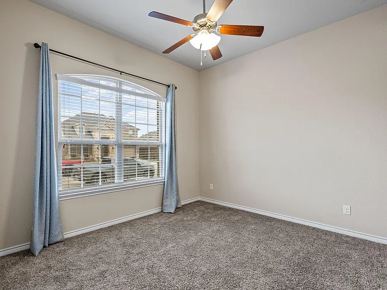 2104 Lake Cliff Dr — Photo 19