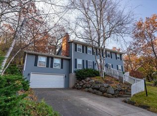 917 Powder Horn Rd, Sun Prairie, WI 53590