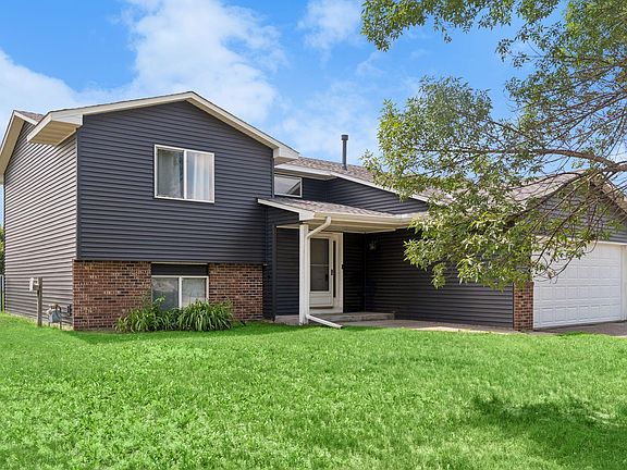 3rd image of 4045 Lake Ridge Dr