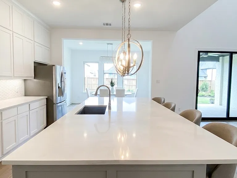 3091 Bates Dr — Photo 9