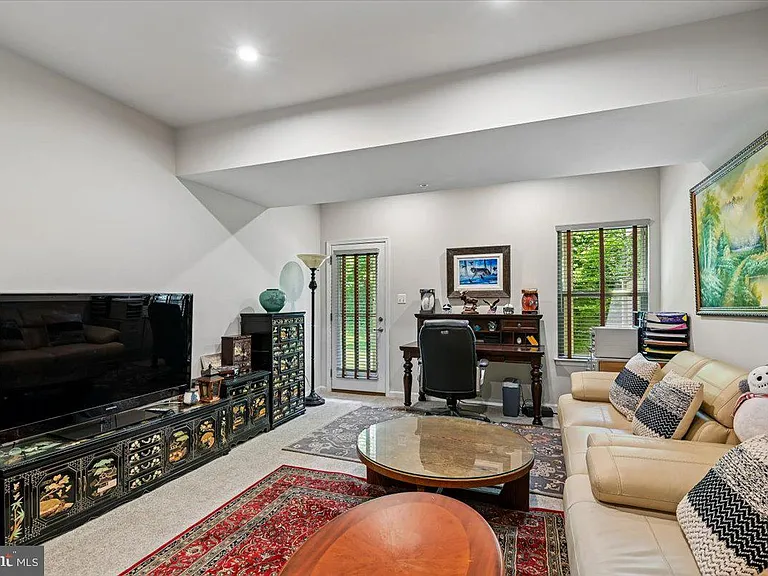 8261 Kippis Rd — Photo 43