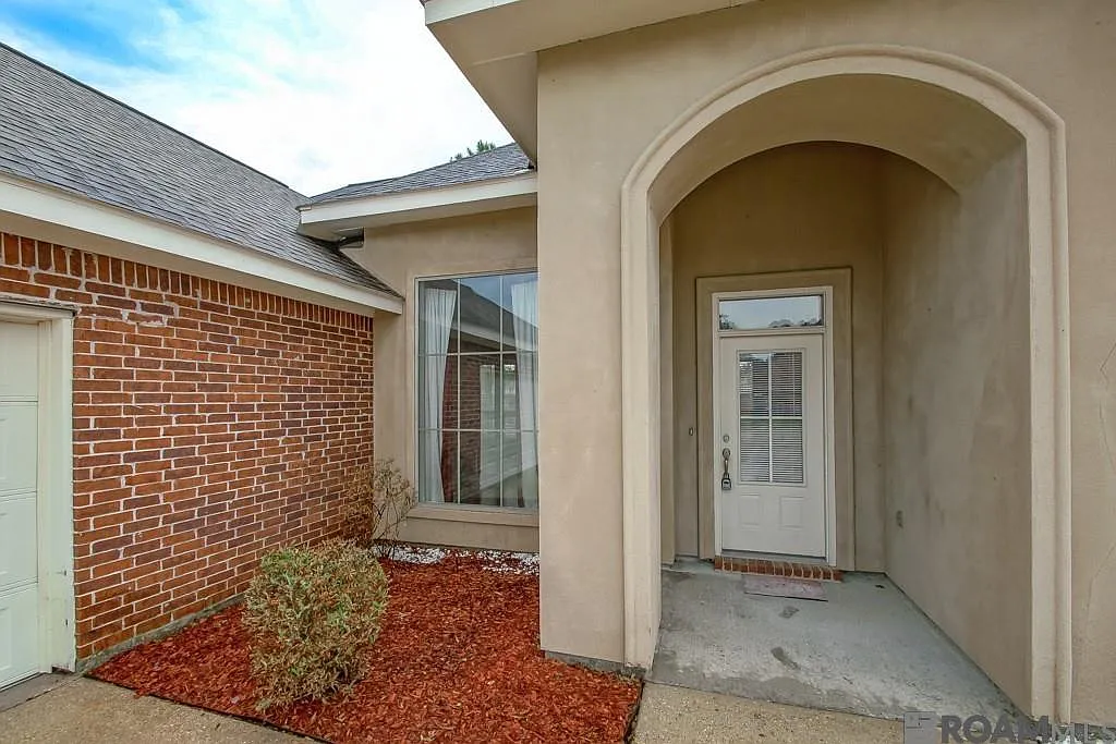 4 bed, 2030 sqft, $1,950 — Photo 3