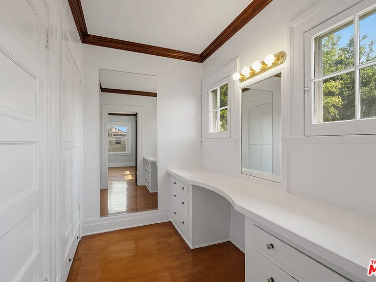 317 S Norton Ave — Photo 30