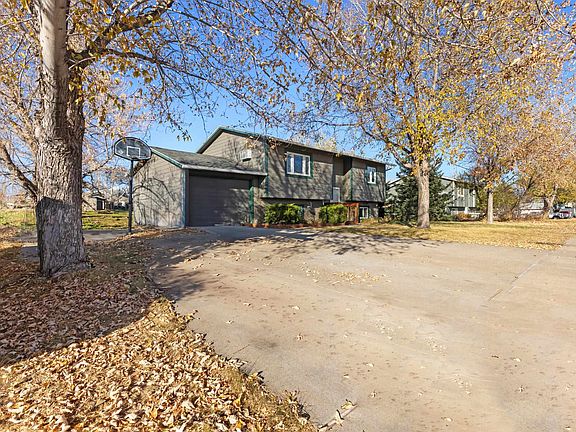 2nd image of 4908 Saratoga Dr