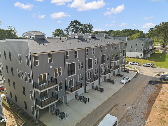 3rd image of 10528 Pleasant Branch Dr Unit 101