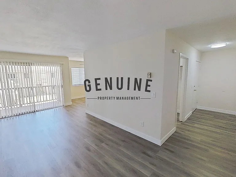 16162 Malaga Lane — Photo 3