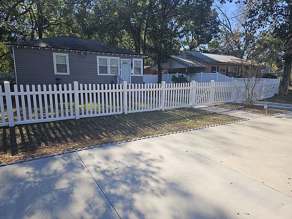 2nd image of 4364 Bethwood Cir