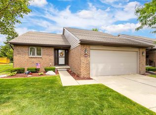 45790 Meadows Cir W, Macomb, MI 48044