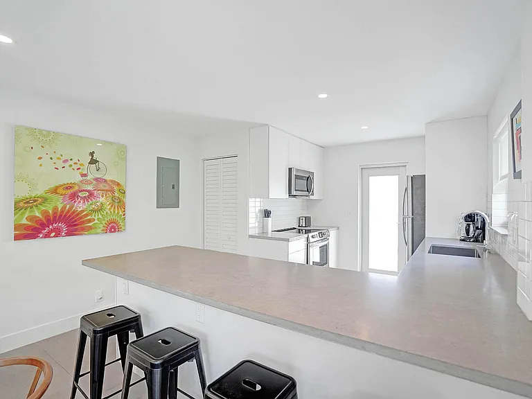 625 NE 13th Ave #2 — Photo 14