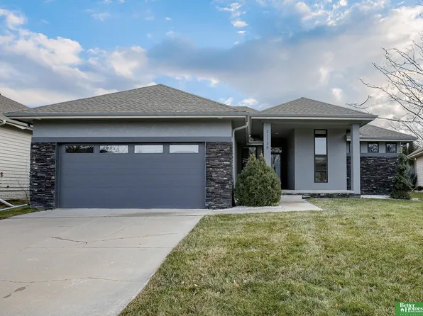 21135 Arbor Ct, Elkhorn, NE 68022