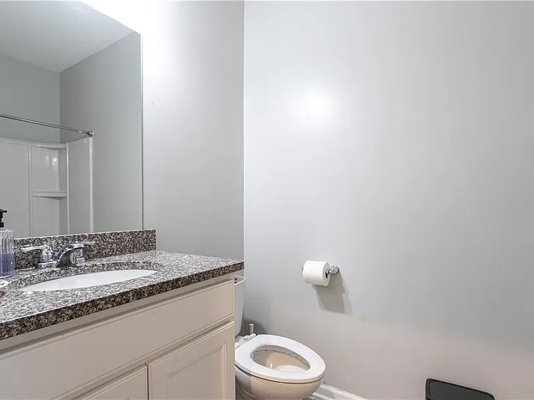 302 Pebblestone Ln — Photo 13