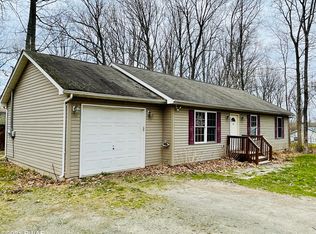 105 Joyce Ave, Hawley, PA 18428