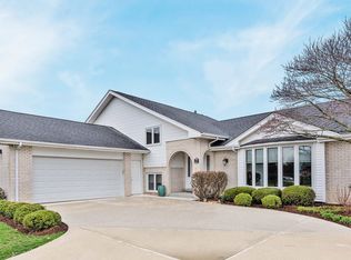 232 Somerset Rd, Willowbrook, IL 60527