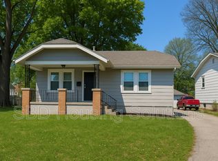 540 S Willow Ave, Sugar Creek, MO 64053