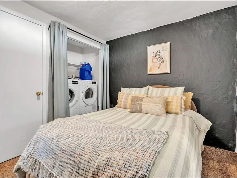 910 Headingly Ave NW — Photo 8