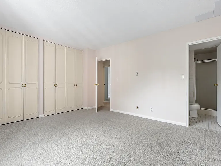 124 Lake Shore Rd #2A — Photo 8