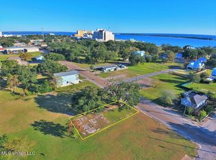 390 Howard Ave, Biloxi, MS 39530