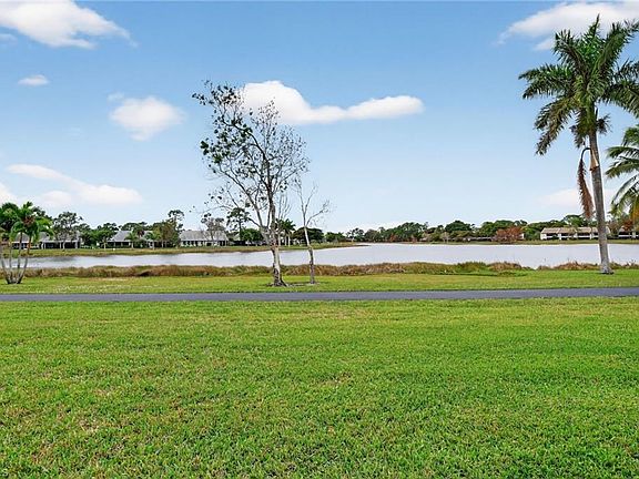 3rd image of 2827 Aintree LN #C102