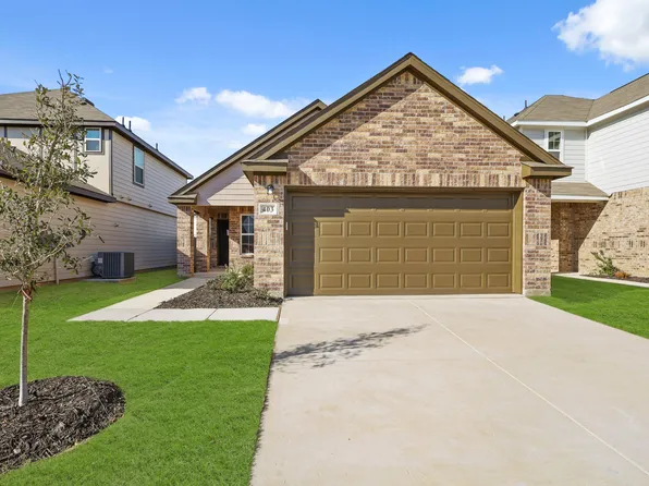 403 Sussex Dr, Everman, TX 76140