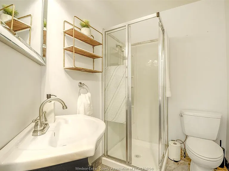 106 Marentette Dr — Photo 16