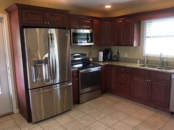 4th image of 6006 Burley Ct