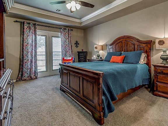 4th image of 1009 Kingsridge Dr