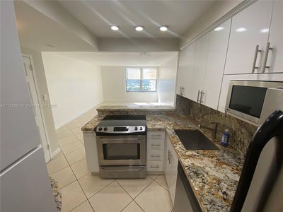 2899 Collins Ave APT 1208, Miami Beach, FL, 33140