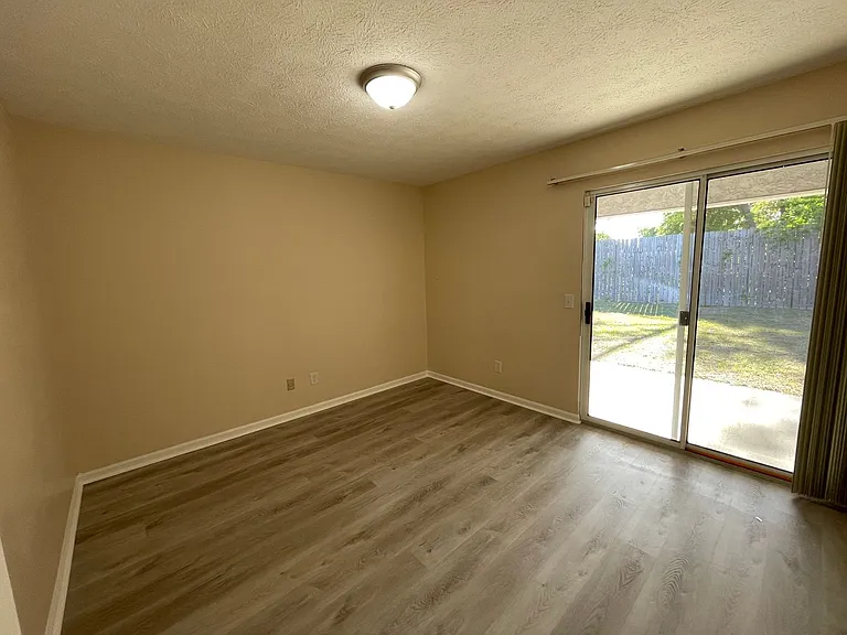 140 Treasure Palm Dr — Photo 23