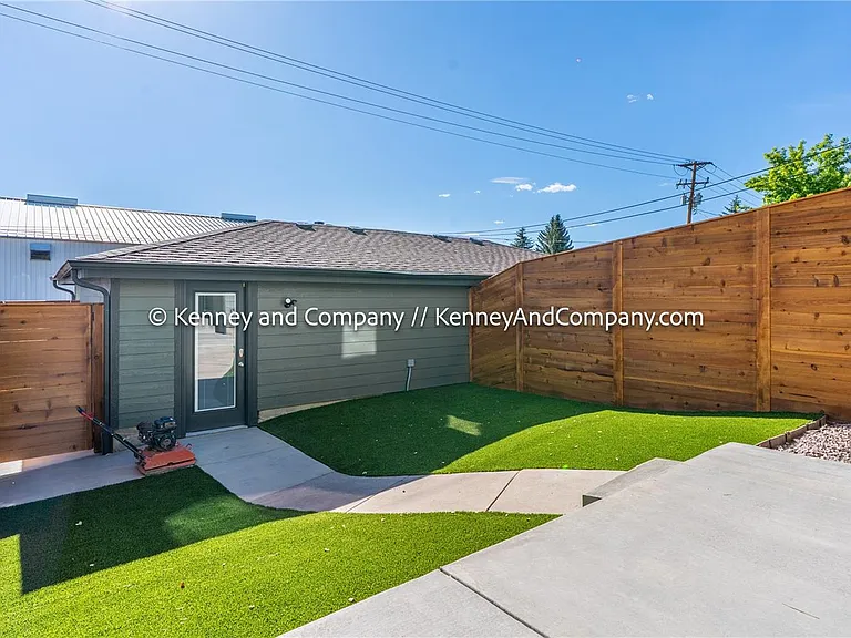 109 Cantril St — Photo 26
