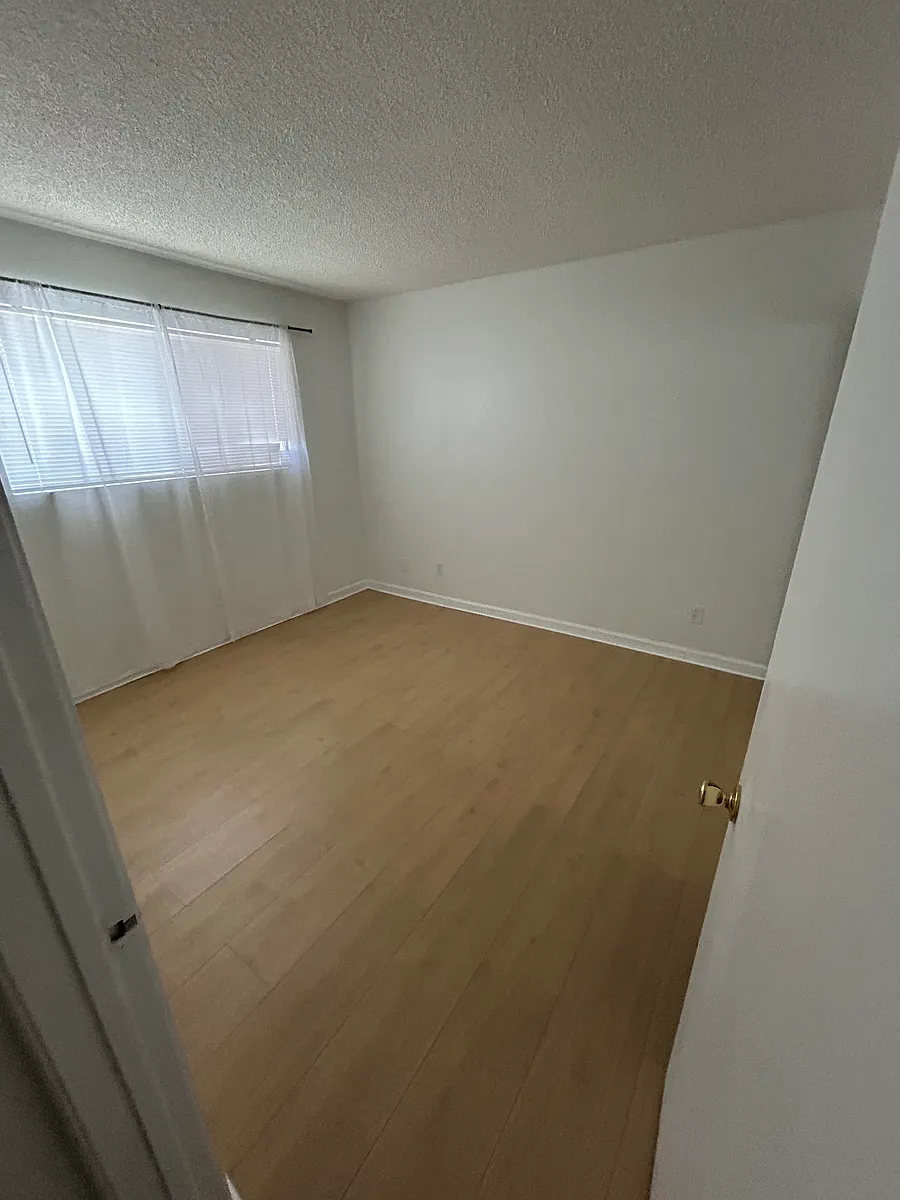 Building Photo - 4885 Cole St #7