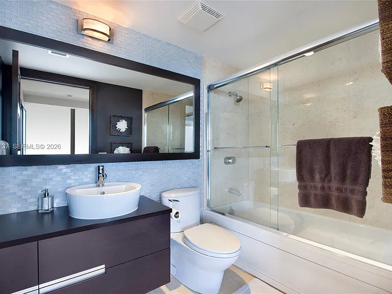 5875 Collins Ave #1008 — Photo 10