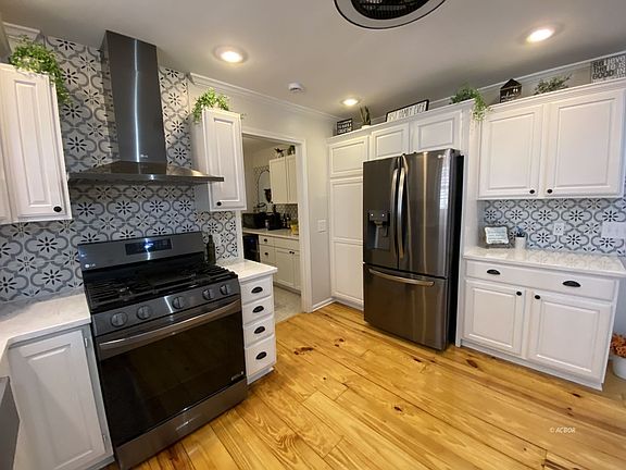 5th image of 1354 Wolf Run Rd