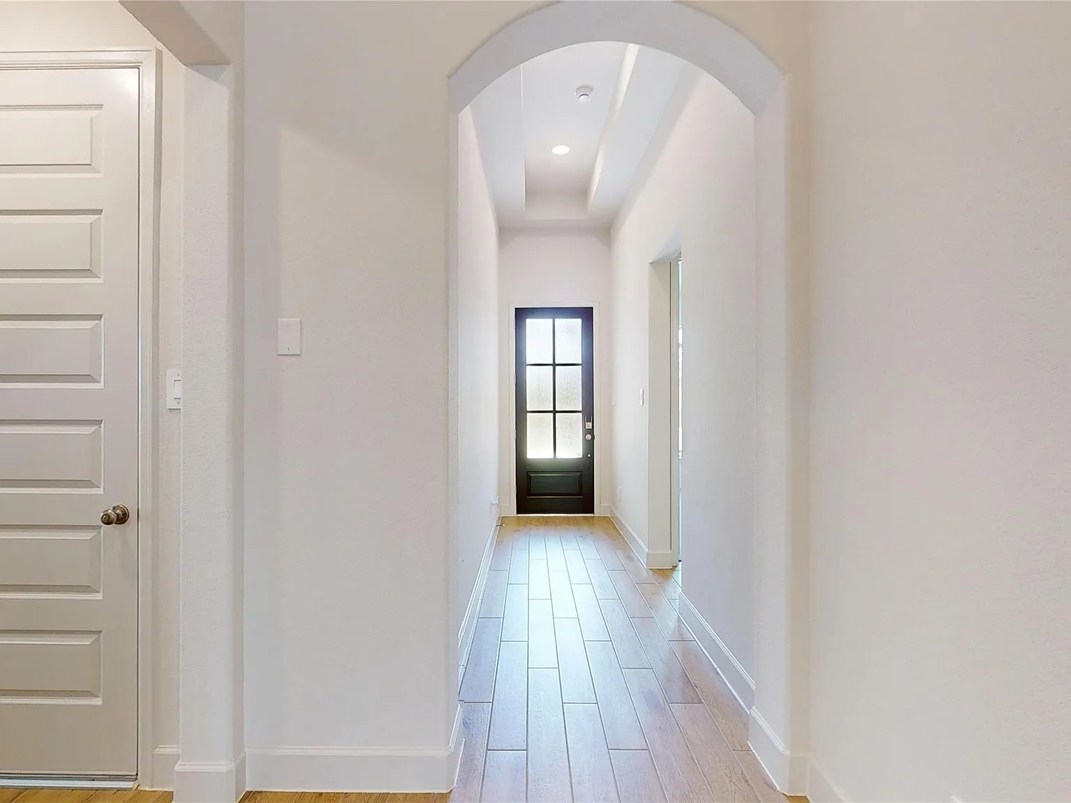 4 bed, 3.0 bath, 2188 sqft, $2,950 — Photo 2