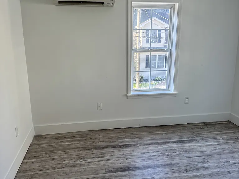 205 E East St — Photo 10