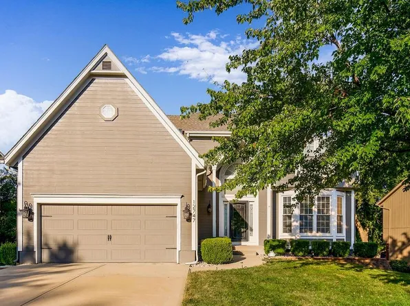 12747 S Hallet St, Olathe, KS 66062