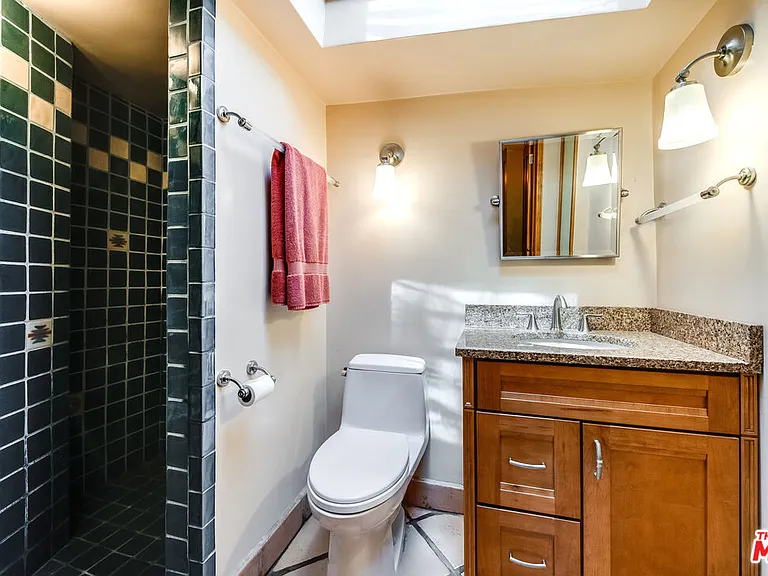 454 E Rustic Rd — Photo 29