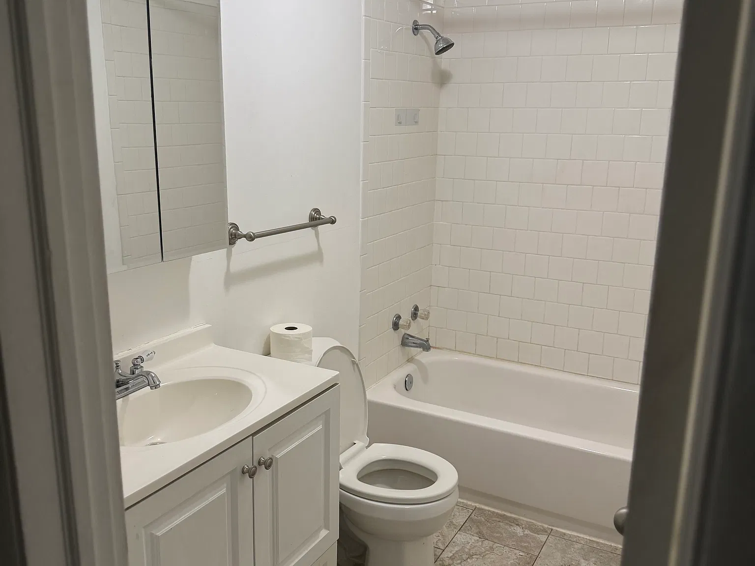 E 7th St, Ada — Photo 3